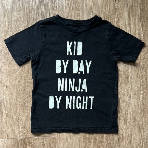 The Children’s Place Boys Bundle of Graphic Tees Size 4T - Picture 3 of 17